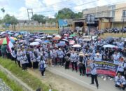 Ribuan Guru yang Tergabung Dalam PGRI Padati PT Sultra, Tuntut Keadilan atas Vonis 5 Tahun Guru Mansur
