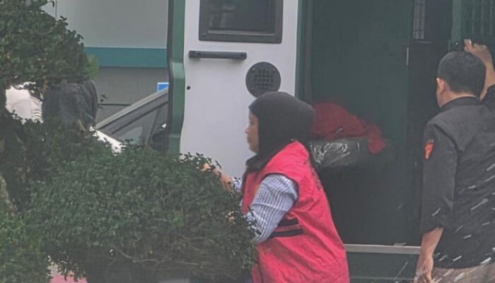 Pengembangan Kasus Korupsi PT AMIN Jilid III, Kejati Kembali Periksa Posalina Dewi untuk Tiga Tersangka Baru